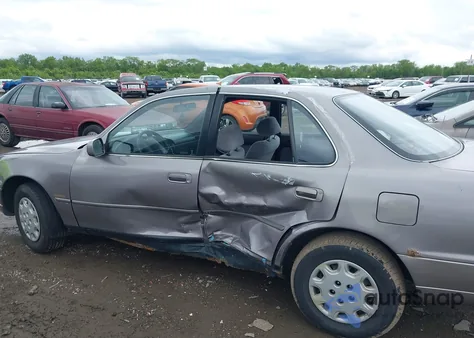 1995 Toyota Camry Le from USA, damaged, VIN 4T1SK12E0SU634143